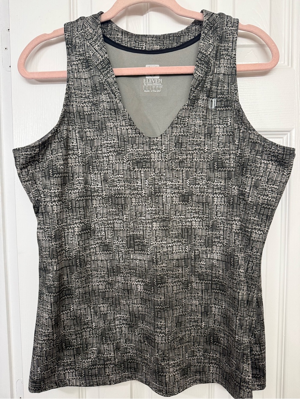 EleVen by Venus Williams Black and Gray Geometric V-Neck Tank Sz L (0186)
